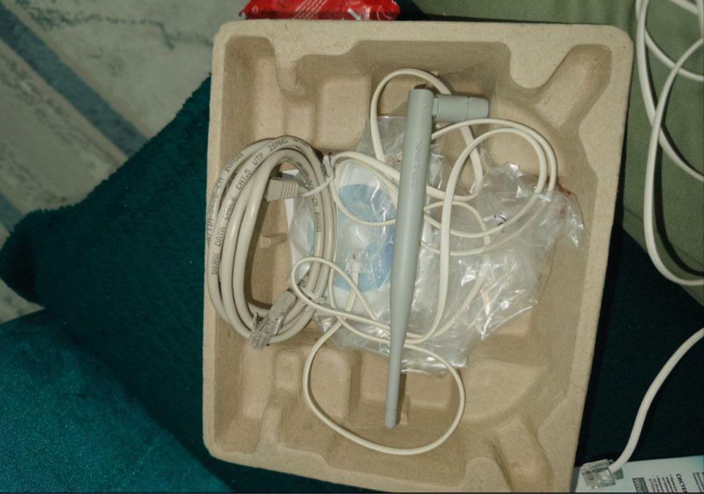 Поодам модем в коробке