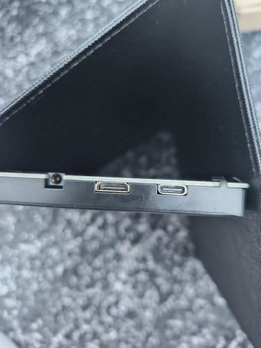 Mini display HDMI alimentat USB-c
