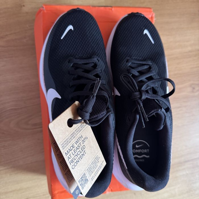Nike Revolution 8 маратонки спортни обувки абсолютно оригинални