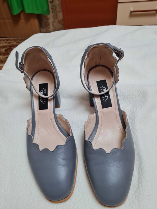 pantofi din piele marime 38