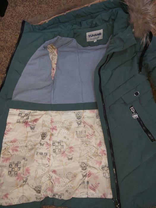 Продам зимнюю куртку на девочку