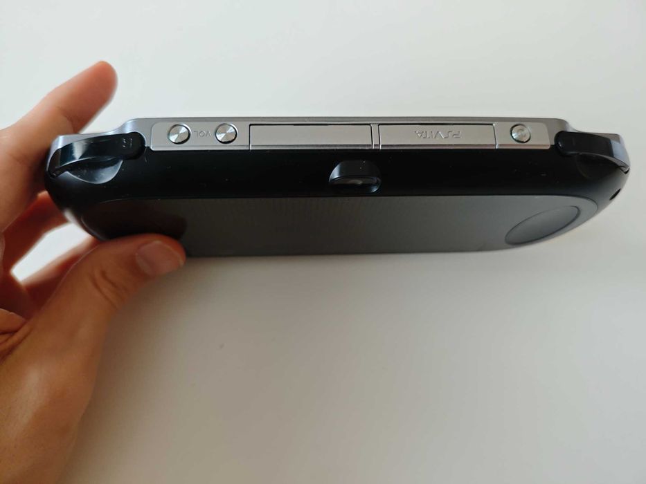Sony PS Vita - качени много игри - Playstation Vita