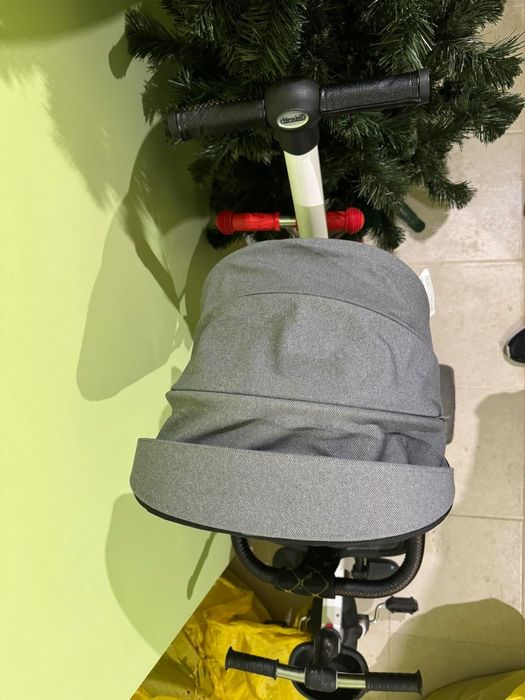 Триколка със сенник Chipolino- Пехас платина