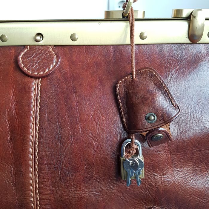 Пътна кожена италианска чанта