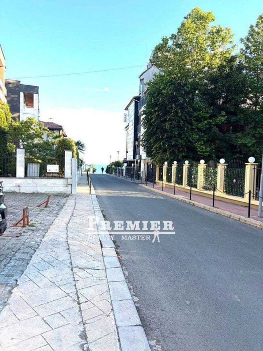 Тристаен апартамент в Несебър | Първа линия | 50 м от морето
