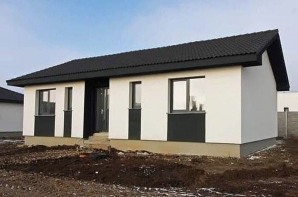 Vand case si containere modulare, cat si cabane tip A, pe structură me