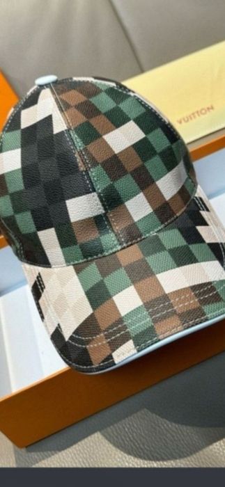 Șapcă Louis Vuitton, model 2026, 7  modele, preț fix
