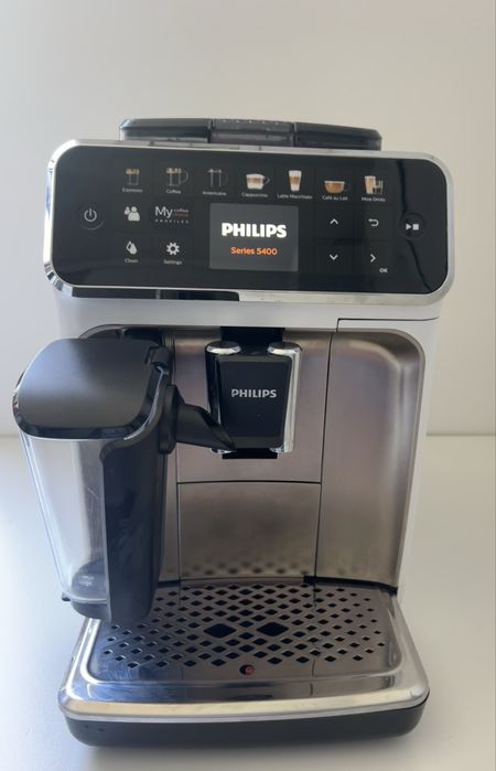 Espressor automat Philips LatteGo 5443/90 alb