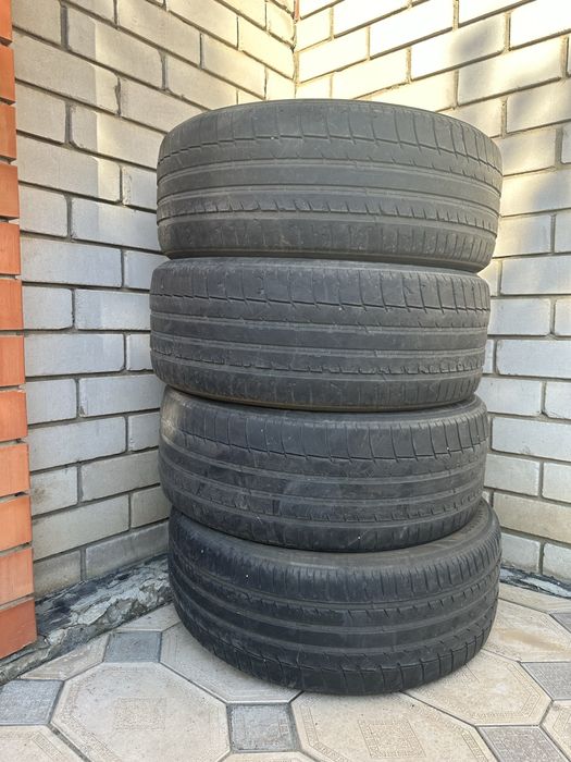 Комплект летних шин 255/50 R20