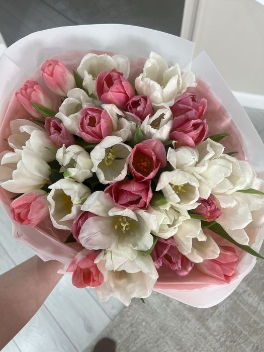 Букет цветы Тюльпаны 35 шт, свежие находимся в центре.