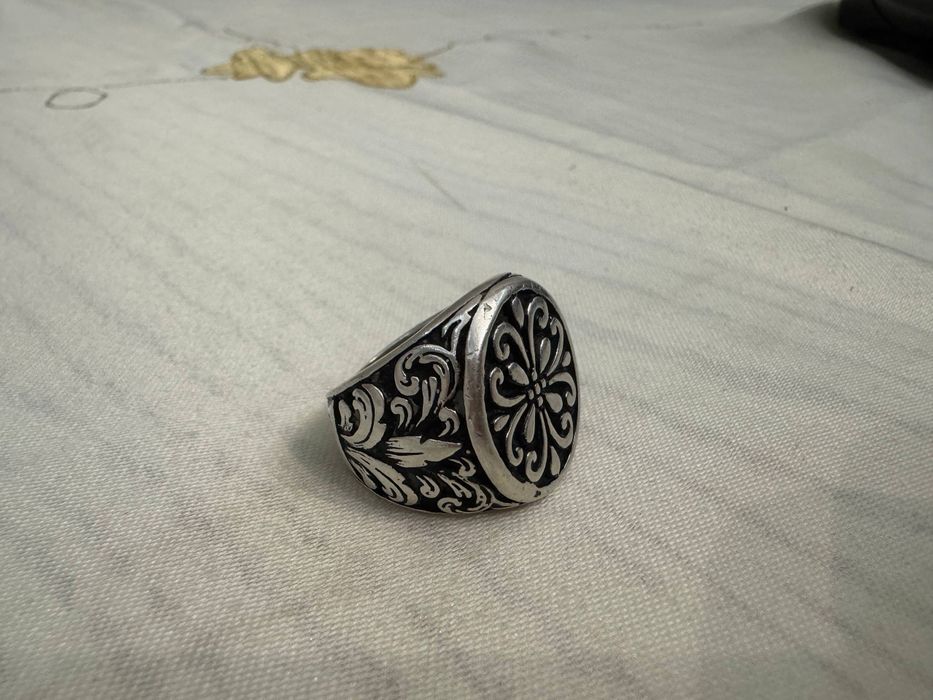 Kumush uzuk sotiladi