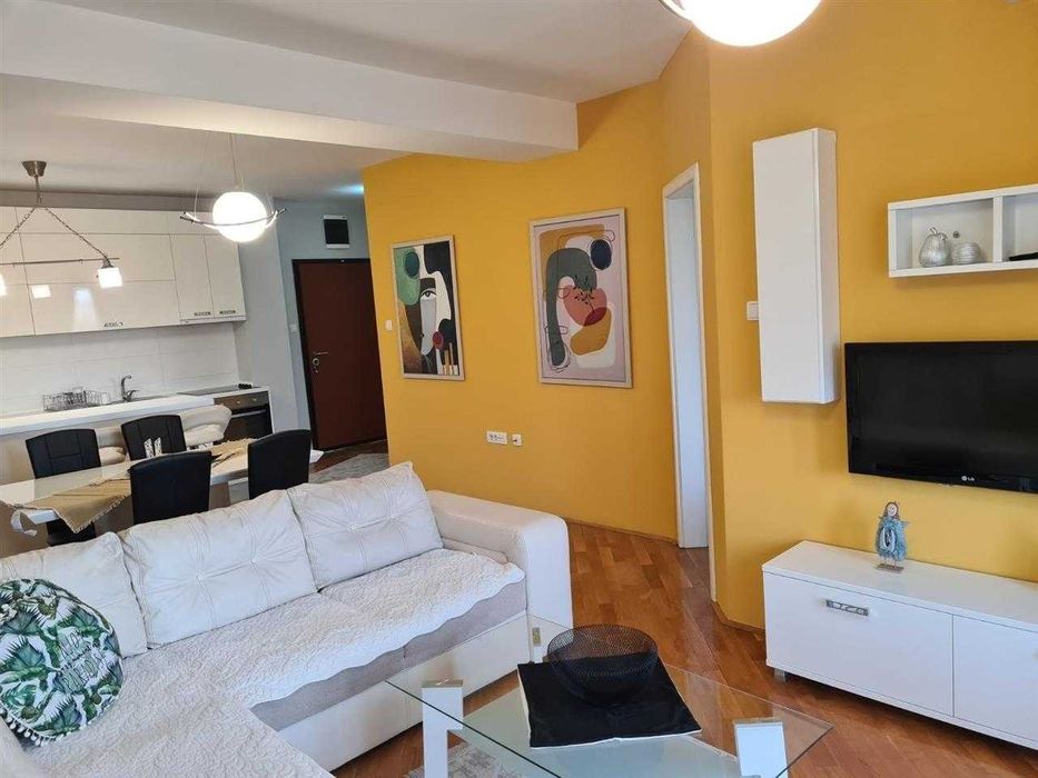 Дава се под наем Двустаен апартамент в Бургас, Братя Миладинови - 58 кв.м за 219.3 € - Снимка #4