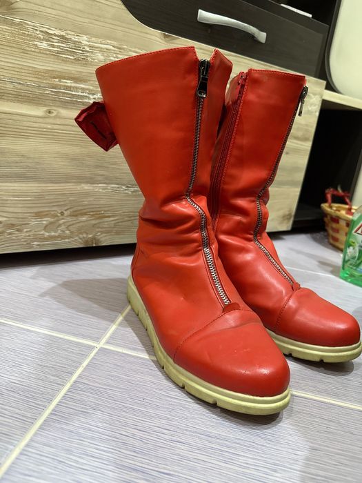 Червени дамски ботуши с панделки