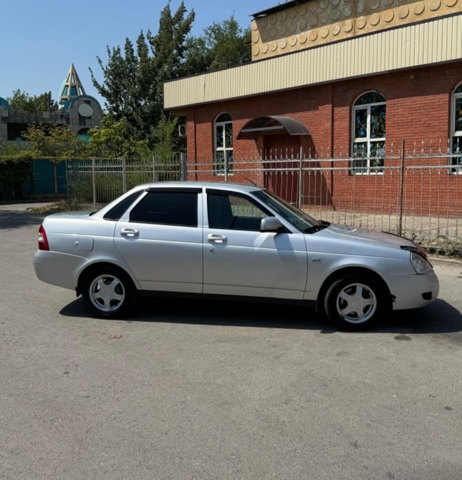 ПРОДАМ   Приору Люкс