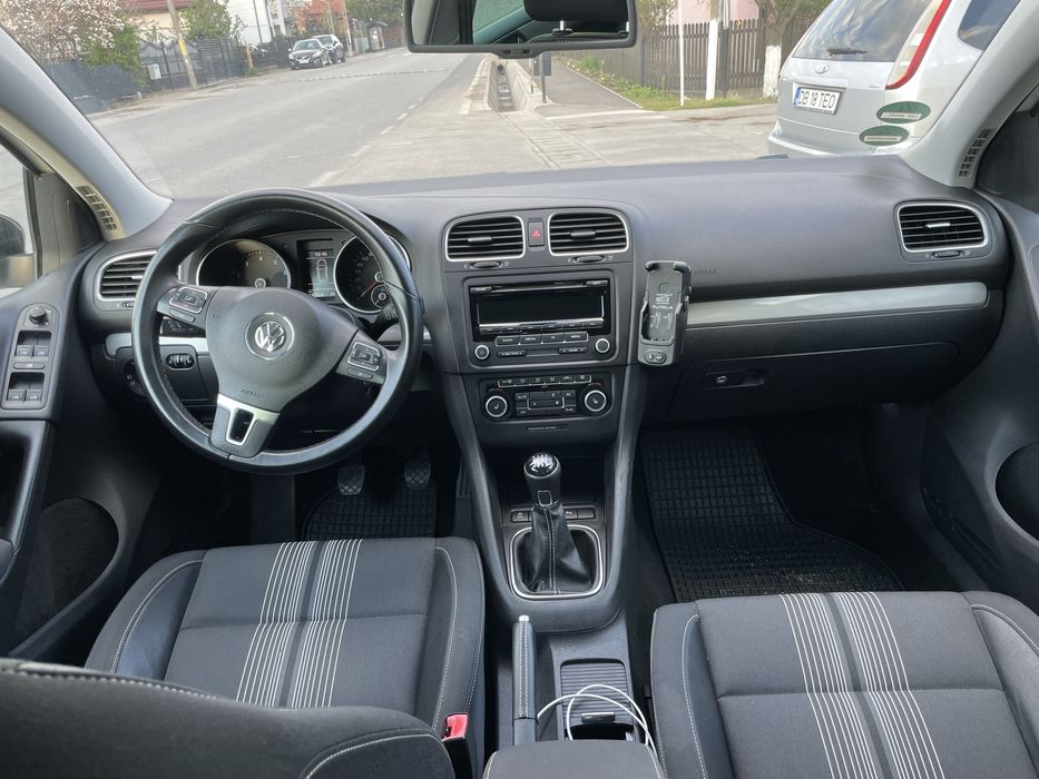 Volswagen golf 6 Fabricatie 2012 benzina 1,2 6 trepte 105 cai germania
