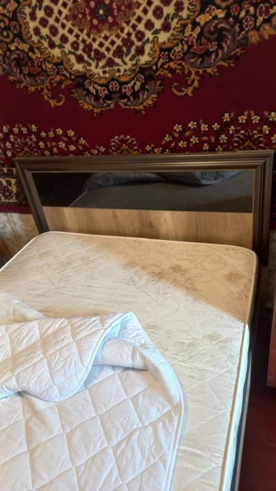 Продам полутораспальную кровать