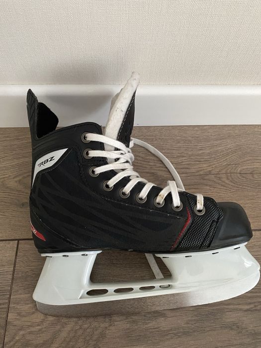 Продам коньки  размер 37