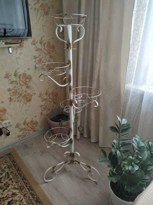 Подставка под цветы