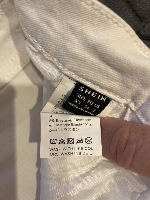 Блуза и 2 чифта дънки за 7 евро общо