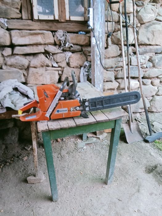 Vând drujba holzfforma g372 xt că noua