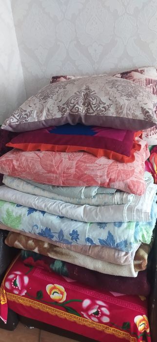 Продам подушки, одеяла, постельное бельё