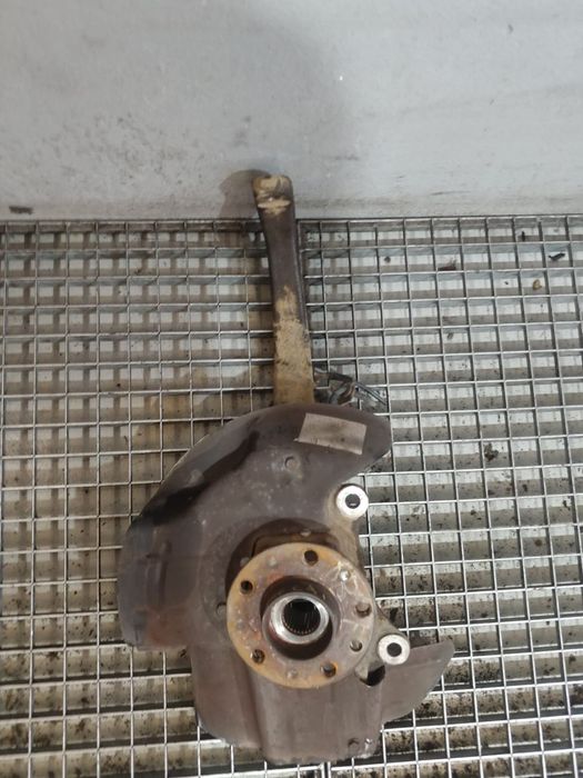 fuzeta dreapta fata alfa romeo 159 1.9 jtd