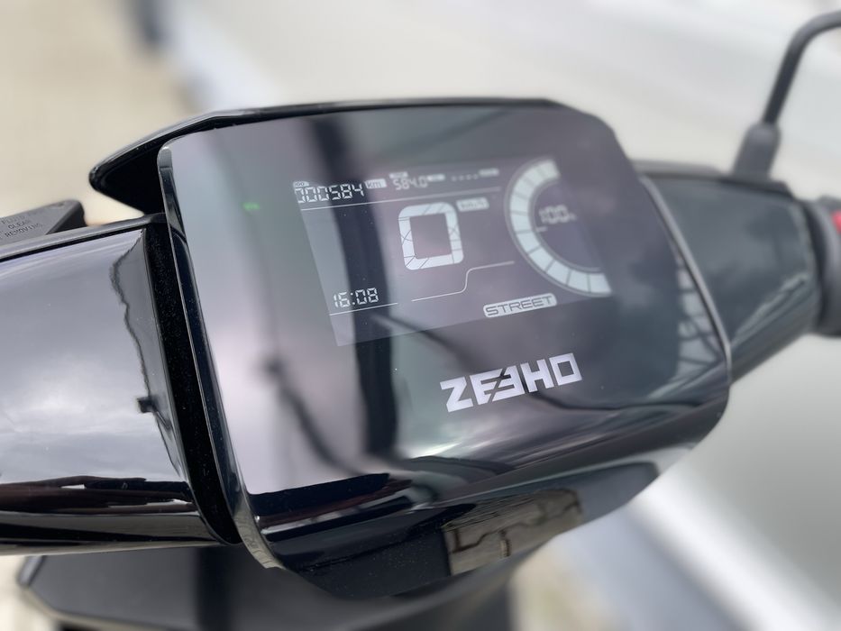 Zeeho AE6+ scuter electric