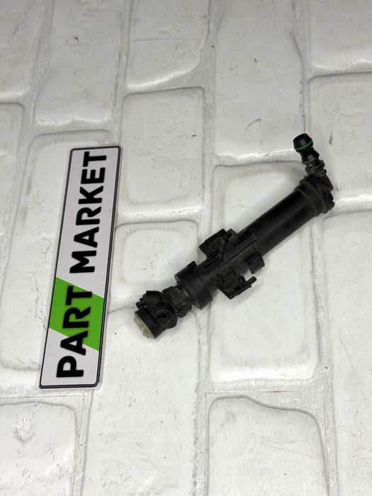 Дясна пръскалка предна броня AUDI Q5 / SQ5 8R 8R0955102A