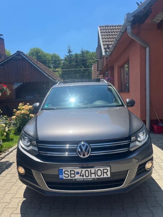 VOLKSWAGEN Tiguan 2012