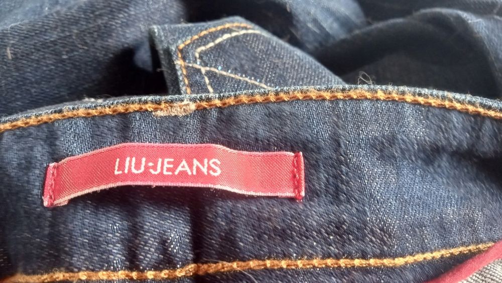 Blugi damã Hilfiger Denim si Liu Jeans – mărimea  36–38)