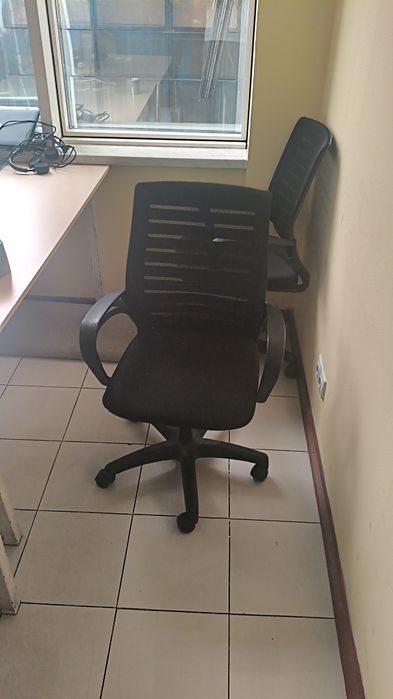 Продам стулья офисные 10 штук