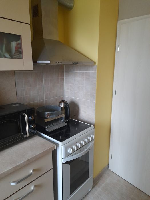 Кухня използвана 3 години със уреди