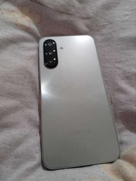 Telefon Samsung a17 Srochno sotiladi 2 oy bo‘lgani yo‘q  hali olganimg