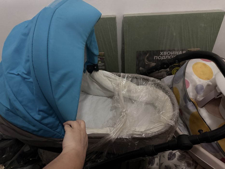 Коляска 2 в одном, люлька и прогулочный блок