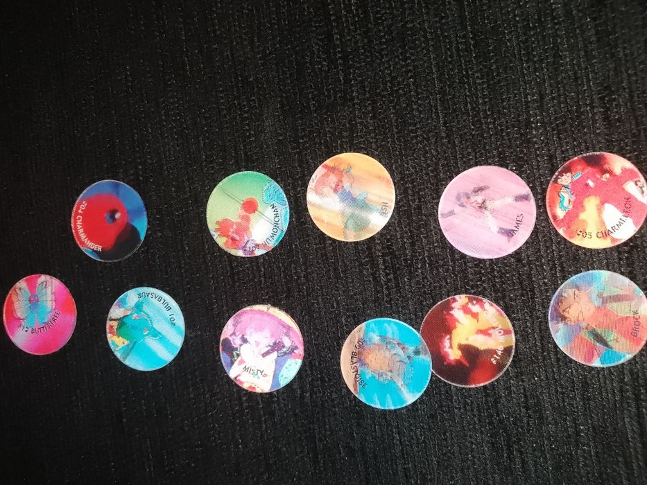 Продавам Pokemon и Megabots тазове