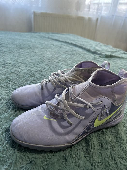 Ghete fotbal Nike phantom 38,5