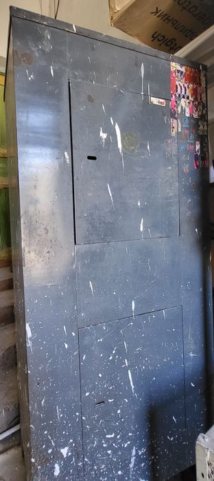 Катта сейф сотилади