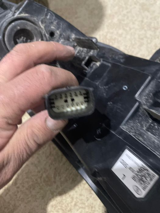 Продам фару на Шевроле монза