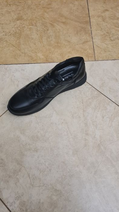 Кроссовки кожаные Албен,новые.