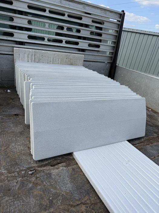 Vand capace pentru stalpi de gard si coame pentru gard