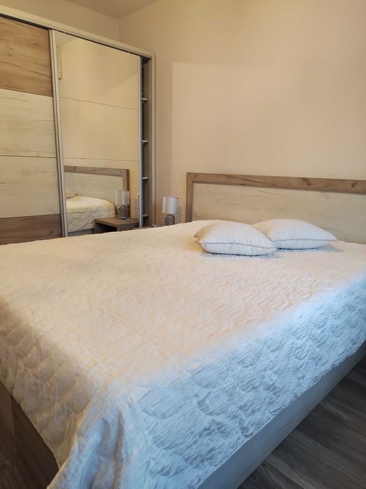 Нощувки .Луксико  е двустаен апартамент с гараж .До Гранд мол .