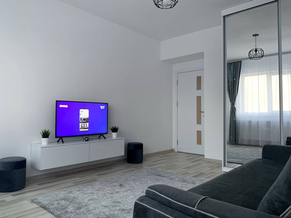 PROPRIETAR închiriez garsonieră in Green Residence