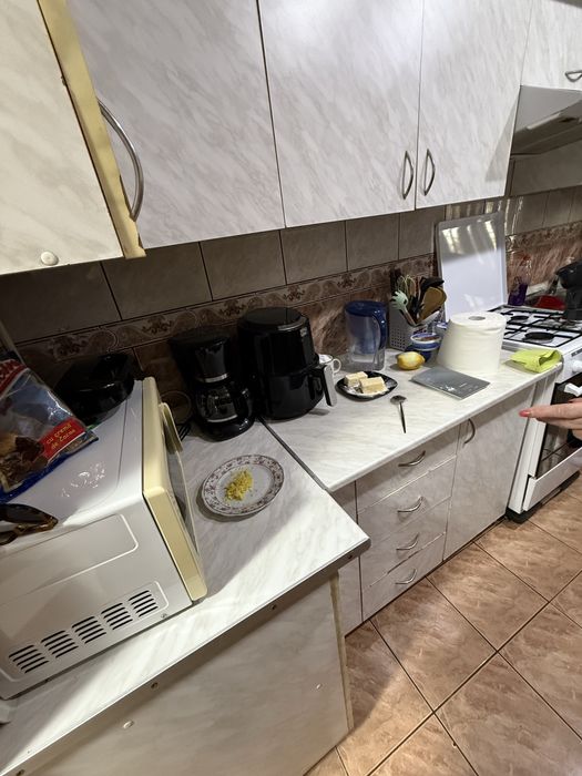 Vând toată Mobilă Apartament 4 camere Urgent