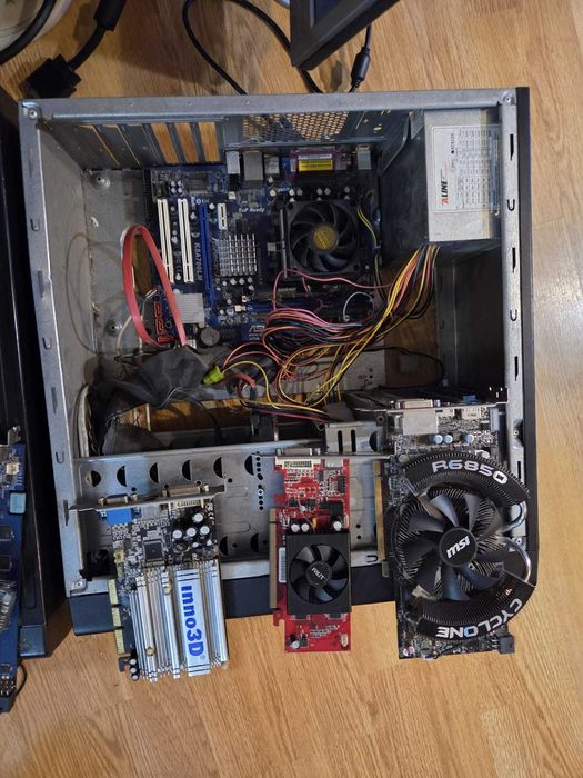 Lot Componente PC Retro + 2 Monitoare Philips - 200 lei TOTUL