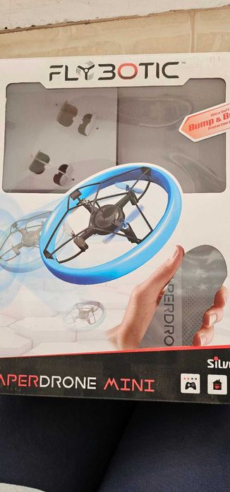 Мини дрон Silverlit и летящ DC Comics Superman