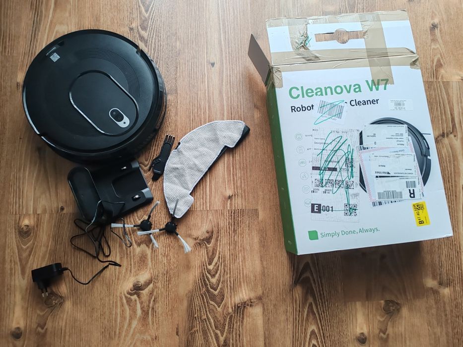 robot curatenie vactidy cleanova w7