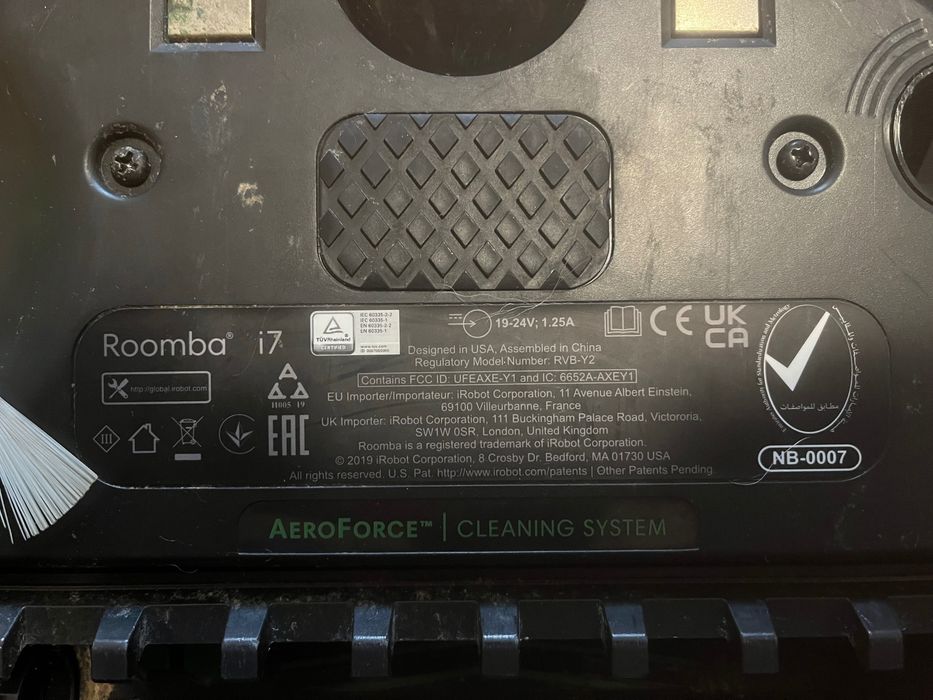 Прахосмукачка-робот iRobot - Roomba i7, черна