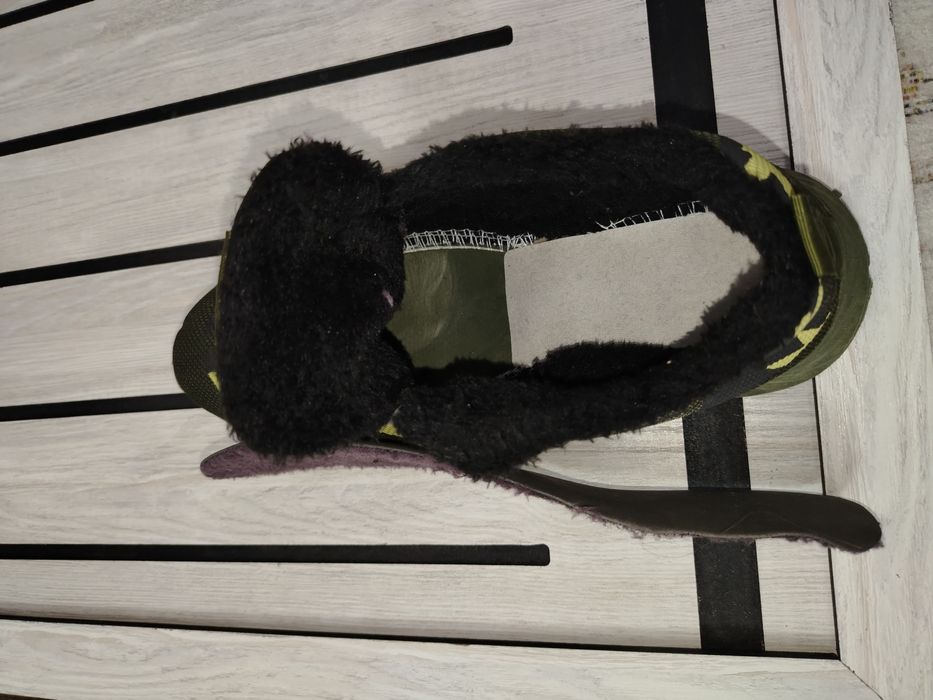 Кроссовки в комуфляжном цвете