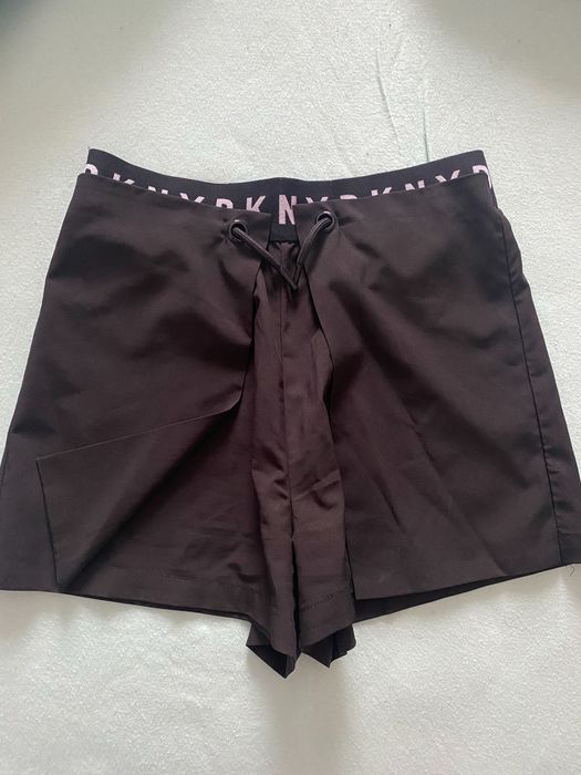 Къси панталони DKNY xs