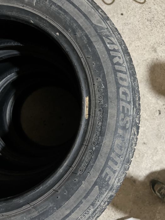 Продам шины bridgestone 195/65/R15